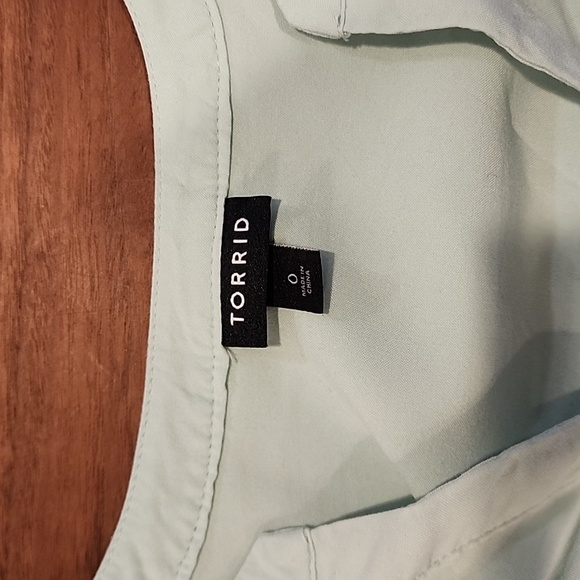 Torrid Challis with Embroidered Sleeve Top sz 0 (L -10) - Picture 9 of 14